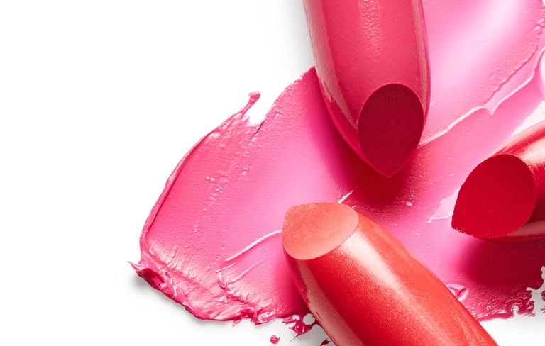LET’S TALK
Lipstick